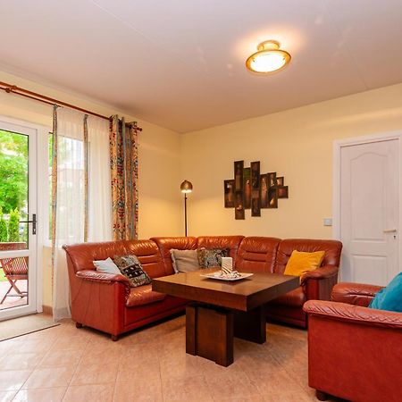 Family Inn Cottage With Terrace Palanga Exterior foto